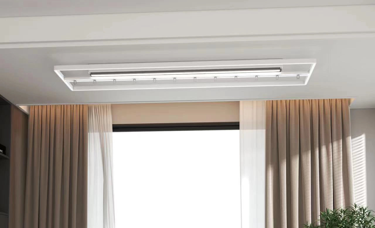 Easerack Mini motorisierter Deckenwäscheständer mit sichtbaren Hubarmen.